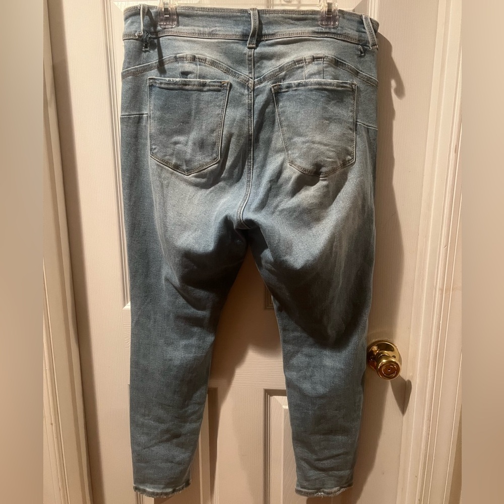 Distressed Jeans - Picture 3 of 4